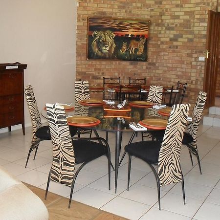 8 Royal Palm B&B Umhlanga Rocks Exteriör bild