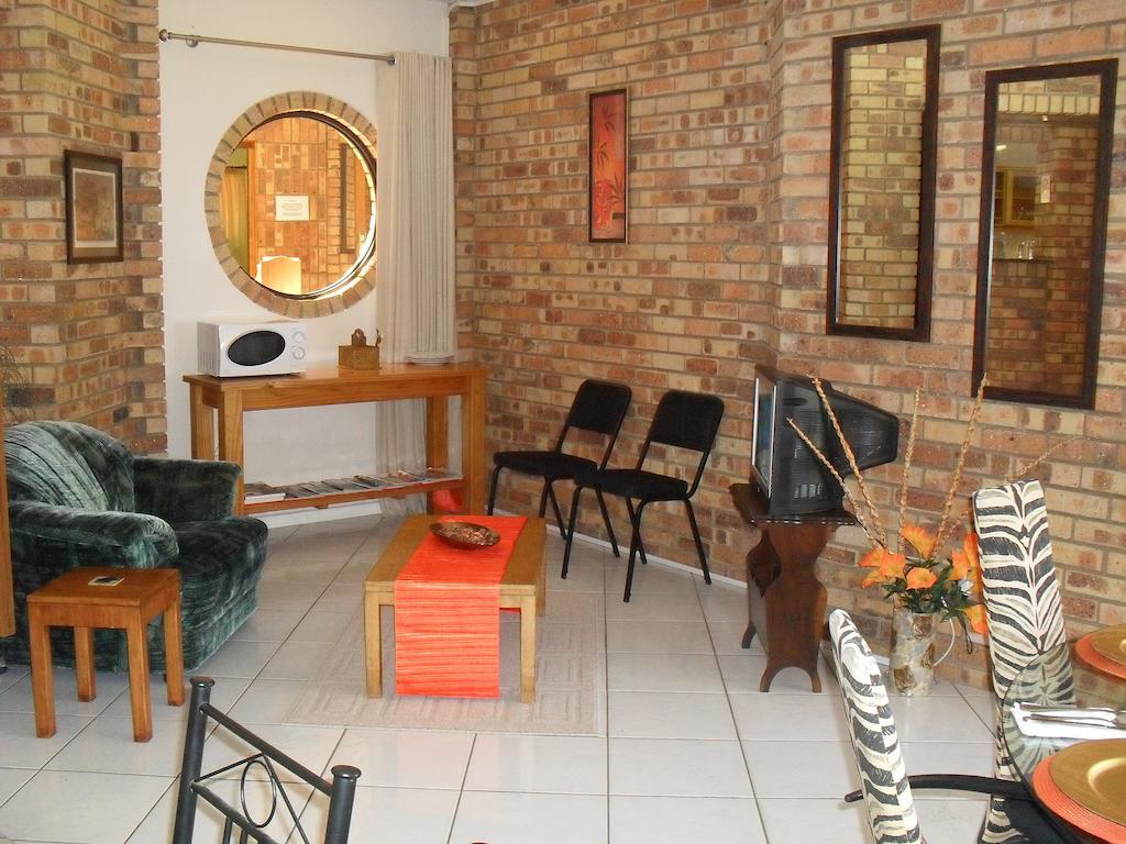 8 Royal Palm B&B Umhlanga Rocks Exteriör bild