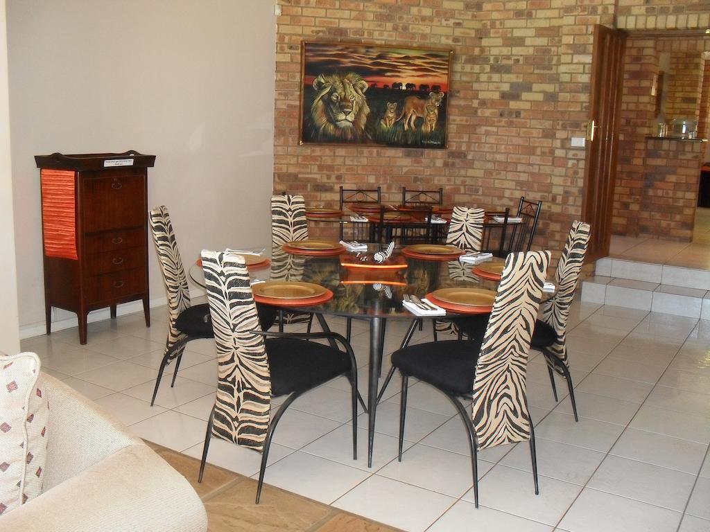8 Royal Palm B&B Umhlanga Rocks Exteriör bild