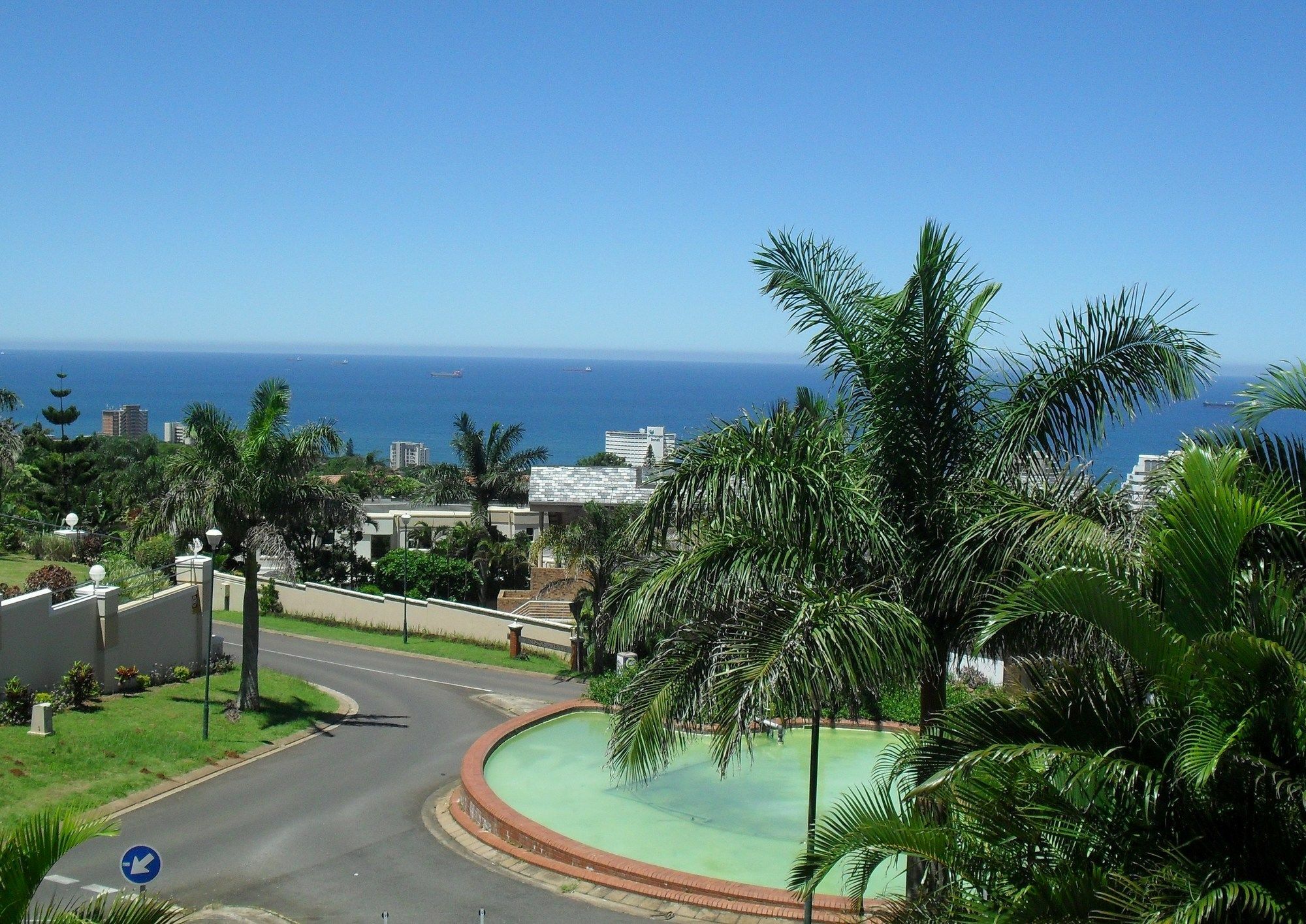 8 Royal Palm B&B Umhlanga Rocks Exteriör bild