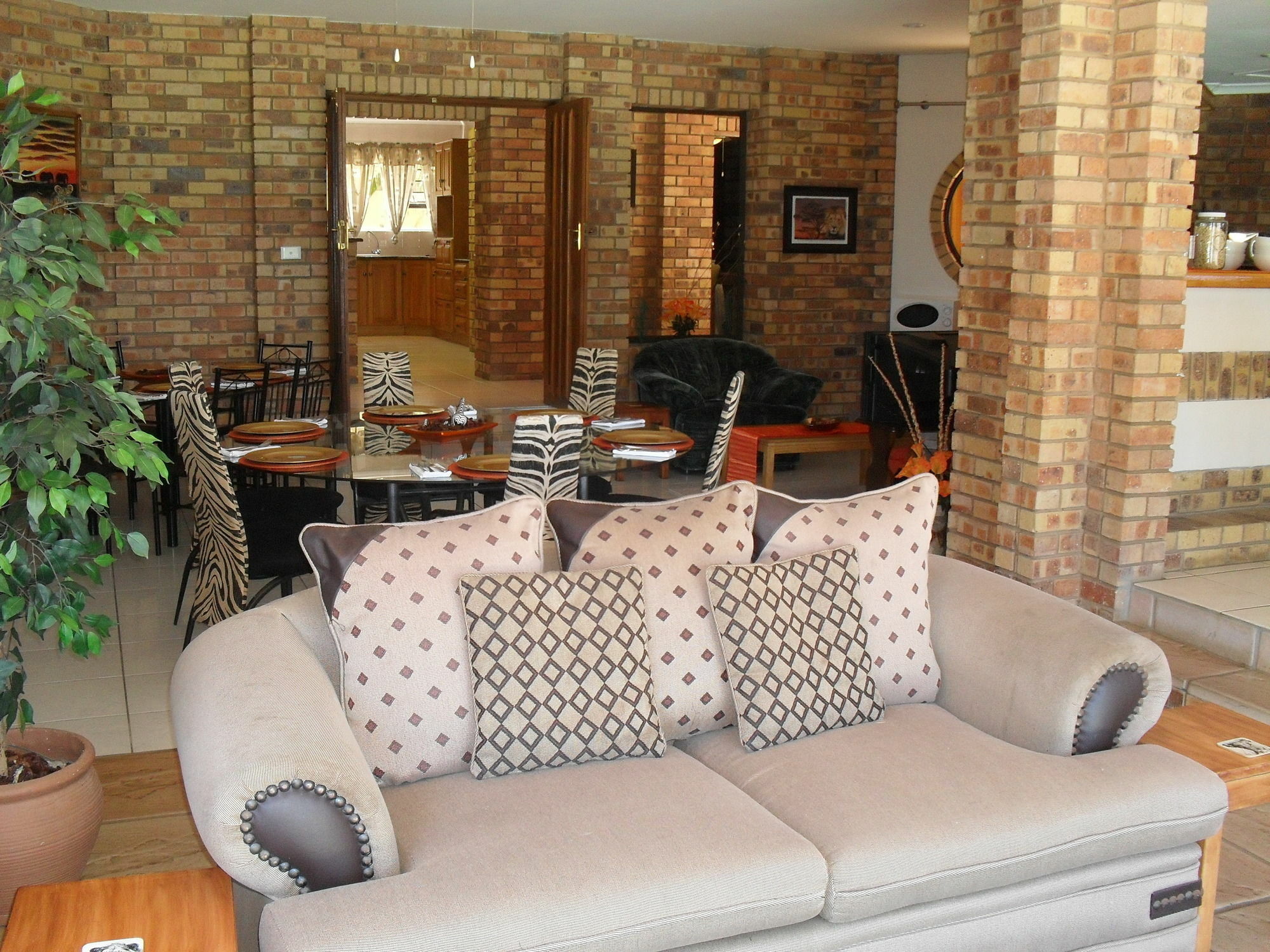 8 Royal Palm B&B Umhlanga Rocks Exteriör bild