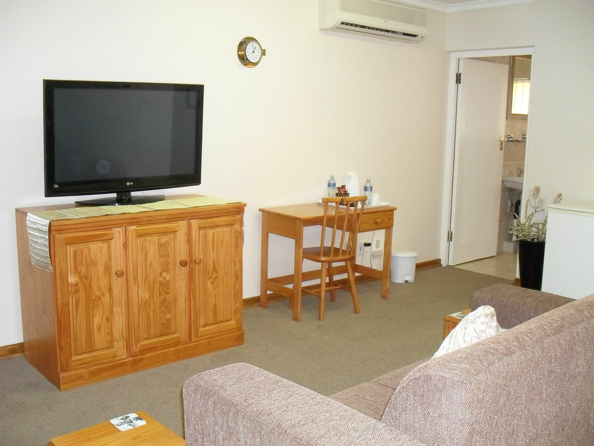 8 Royal Palm B&B Umhlanga Rocks Exteriör bild